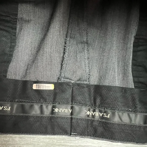 Jos A Bank Signature Cambridge Grey Herringbone Suit 42L display picture 1
